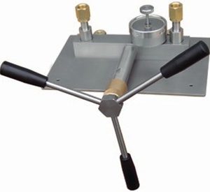 Pressure calibration accessory